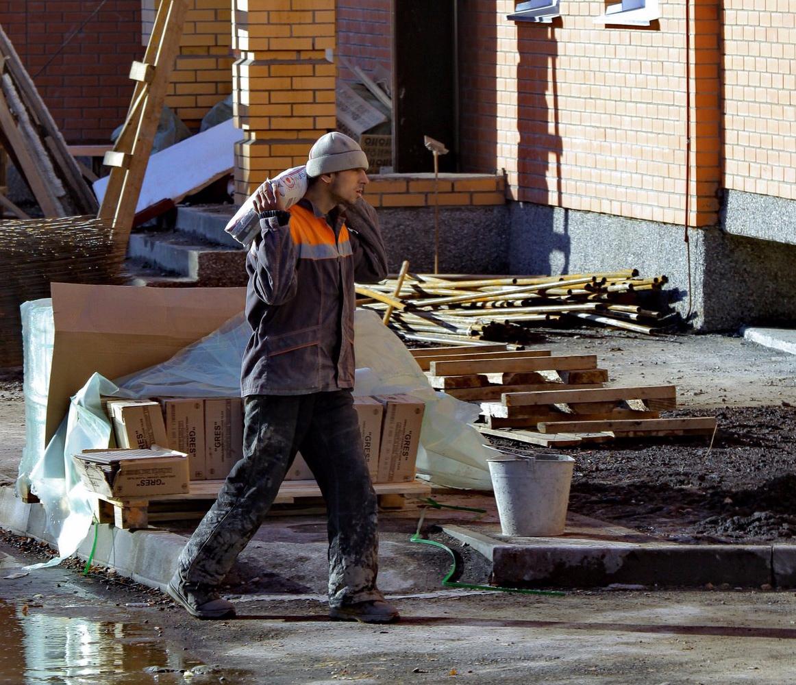 На месте сгоревшего корпуса «Сибирской ярмарки» строят жилой комплекс