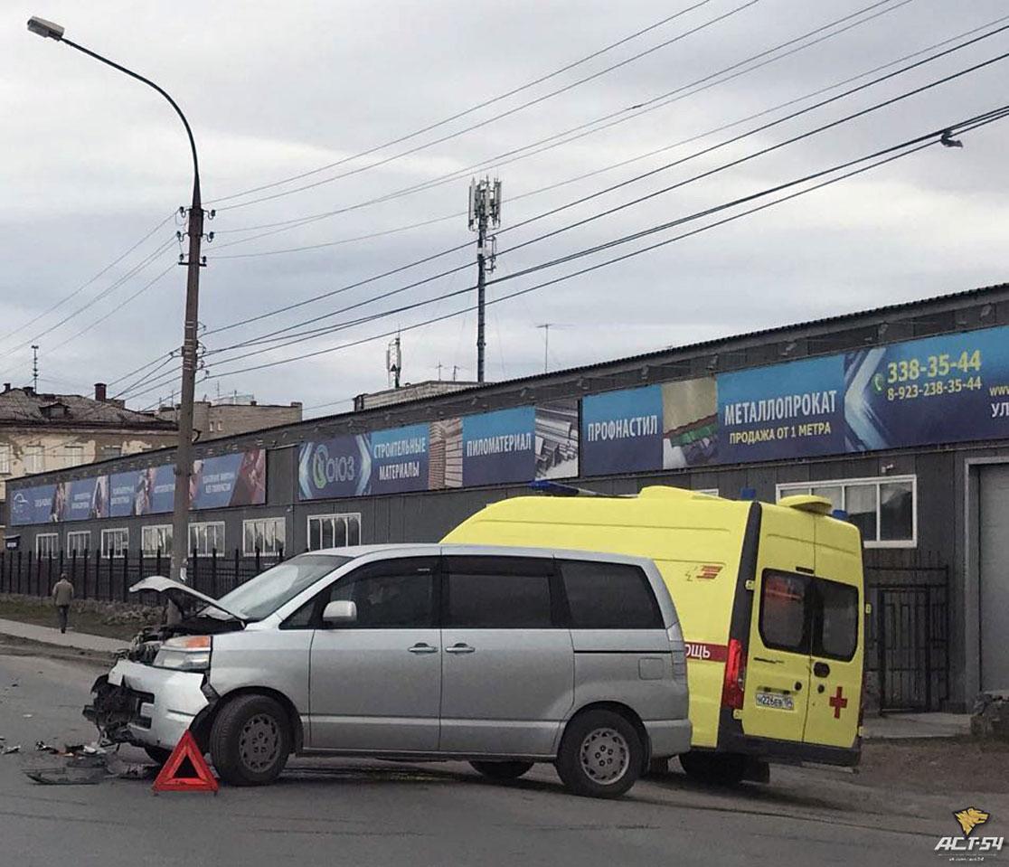 Грузовая «Газель» легла на бок в Первомайском районе