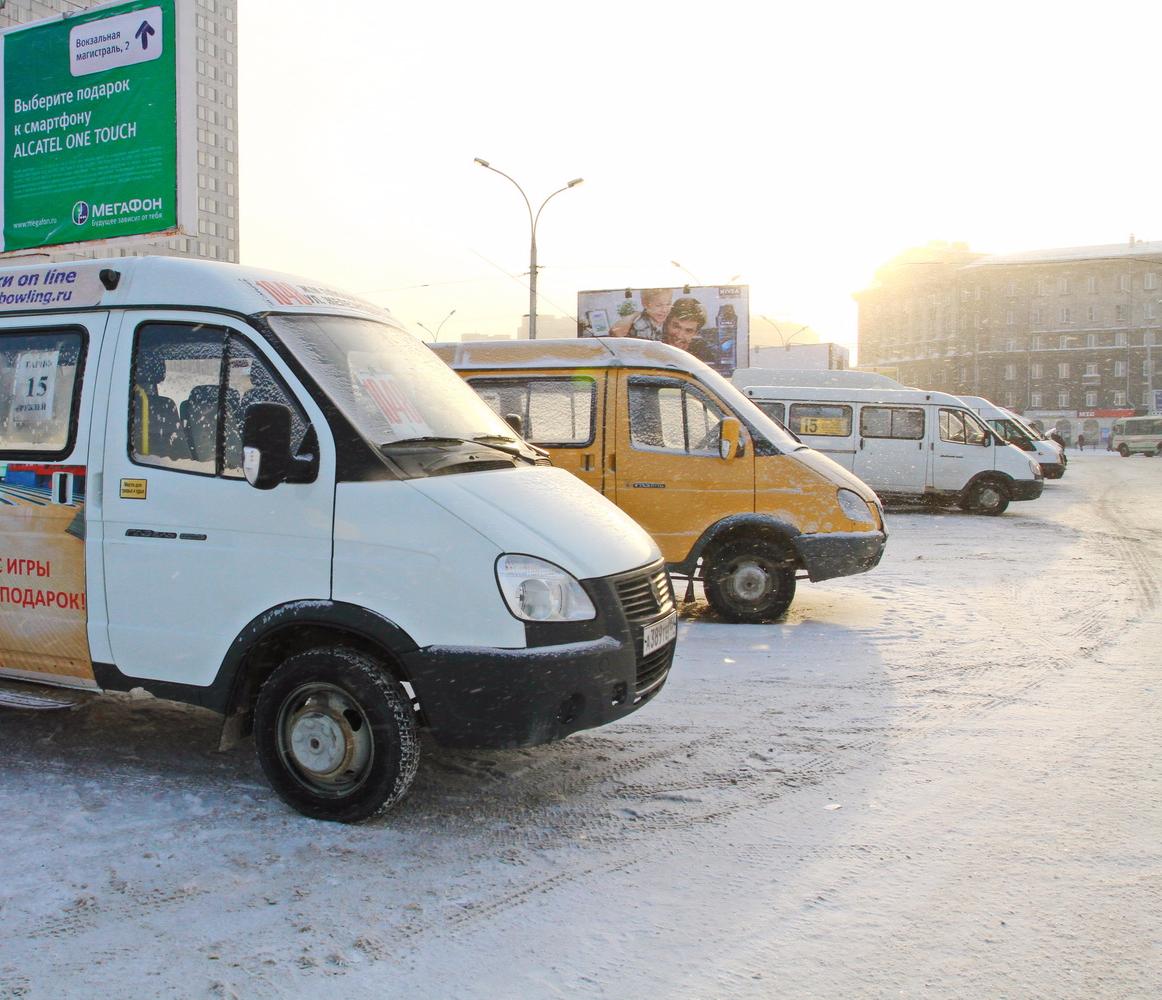 QR-оплата в маршрутках: новосибирцы не доверяют наклейкам