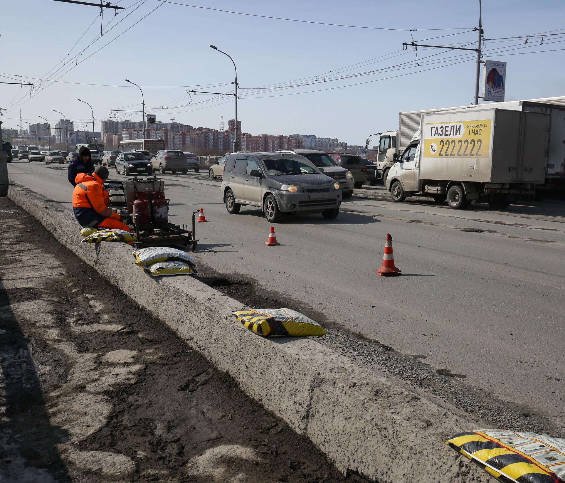 Октябрьский мост в Новосибирске могут закрыть для троллейбусов