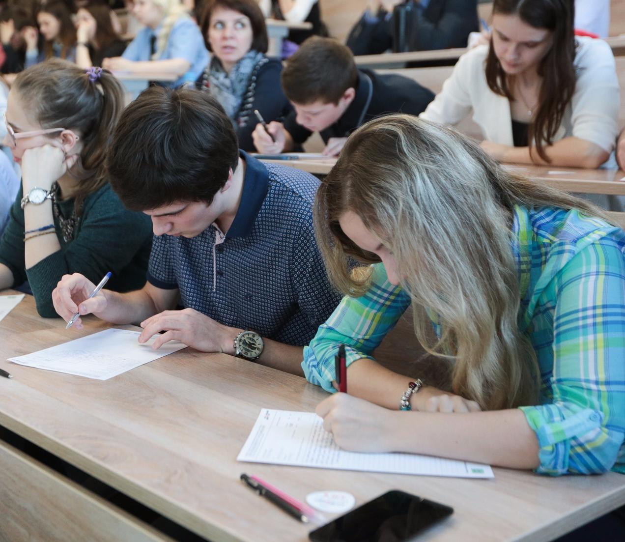 Диктант на немецком написали в День родного языка новосибирцы