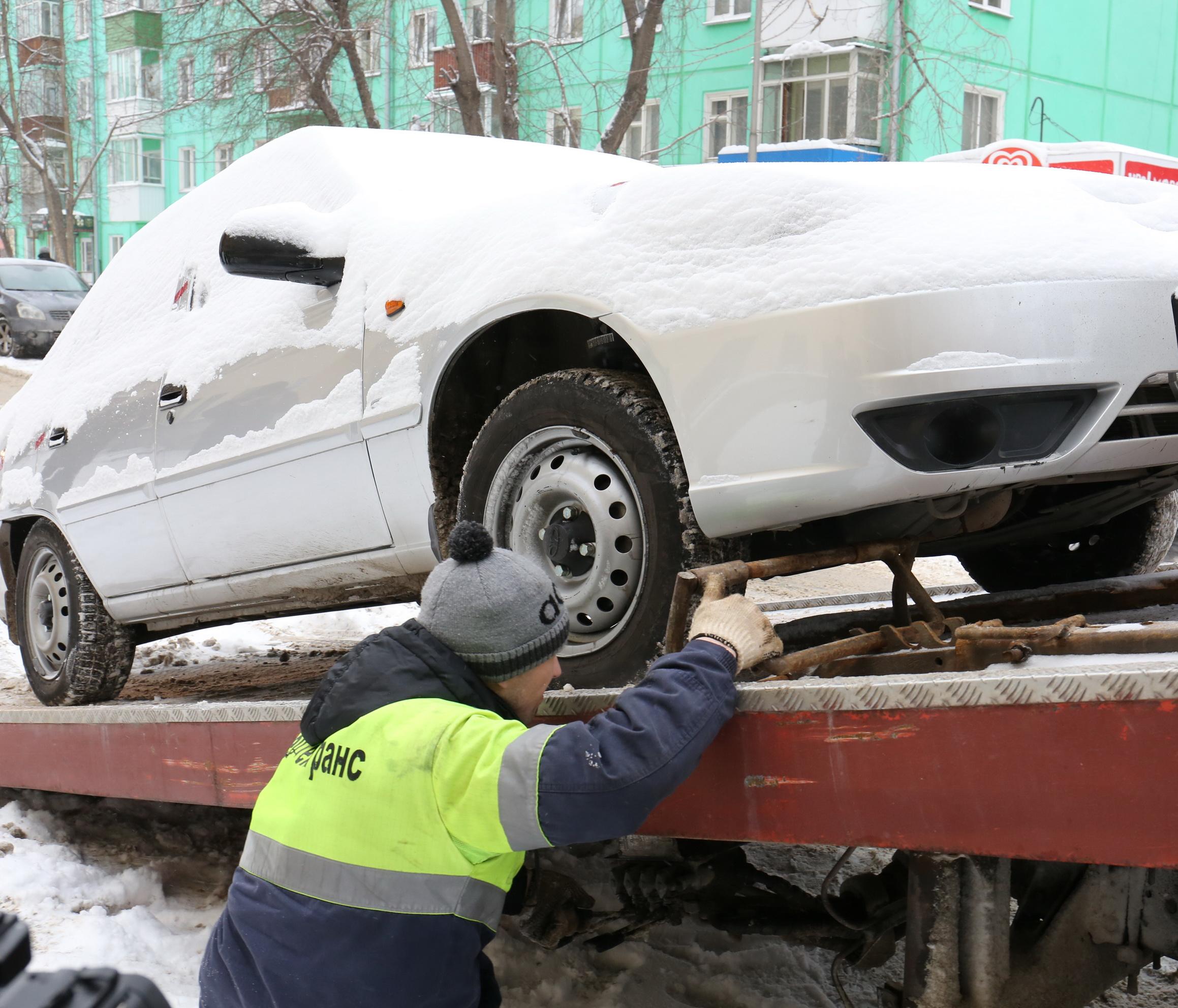 Эвакуатор начнёт работать в ноябре у дома на улице Обской