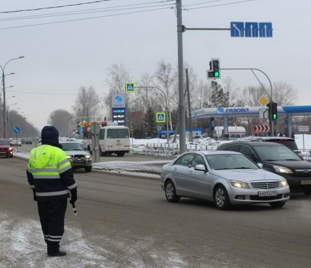 Новосибирца лишили автомобиля за долг в полмиллиона рублей