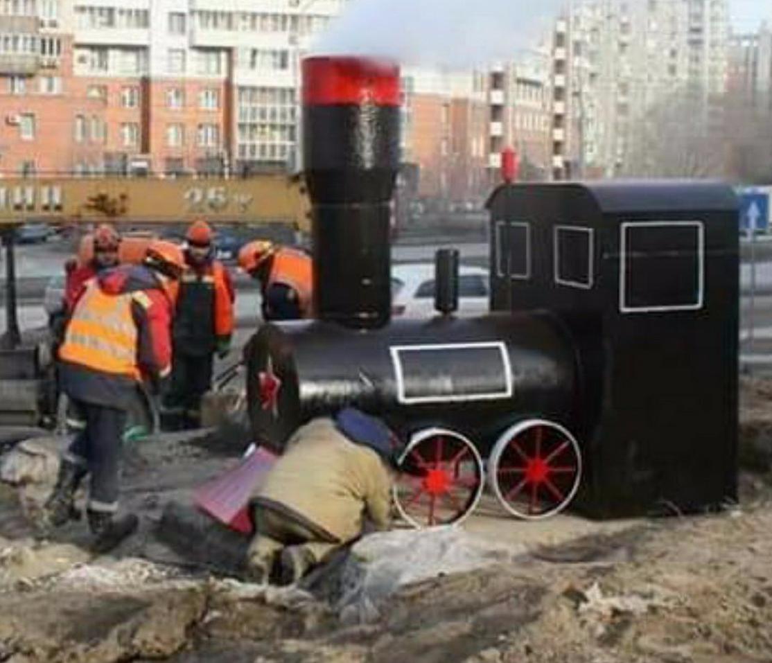 На Ипподромской магистрали парит паровоз