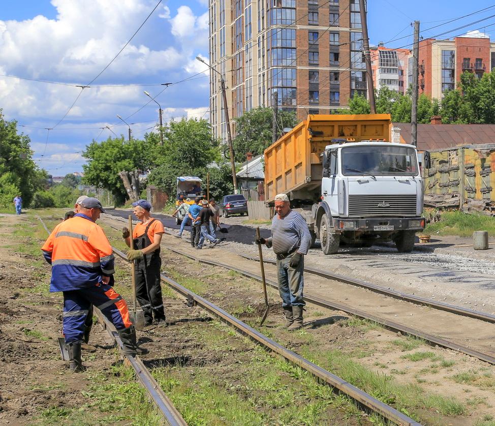 Новосибирский бизнесмен за свой счёт уложил асфальт на Зыряновской