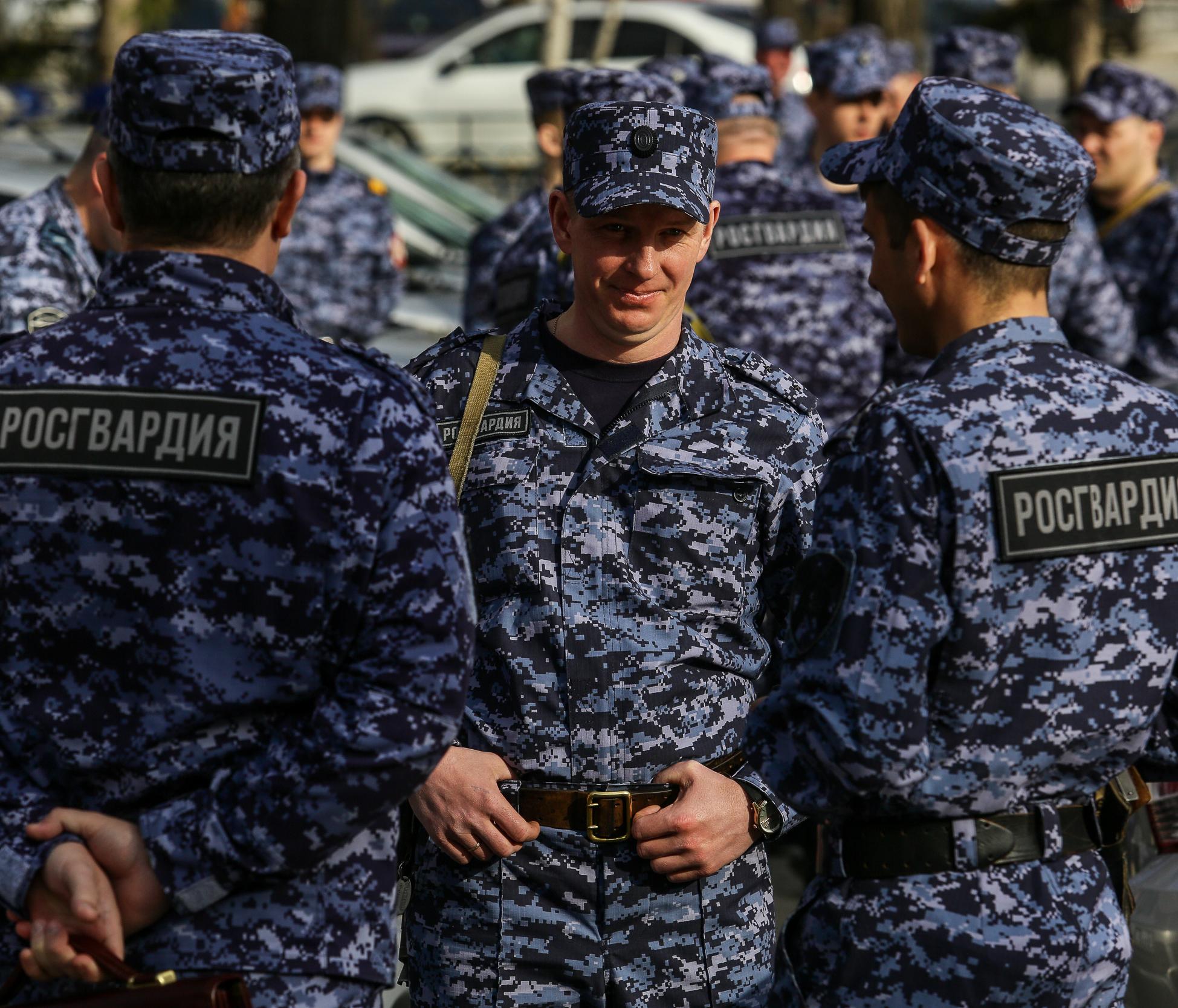 Работа в Новосибирске: долбёжник, начальник лагеря и боец Росгвардии