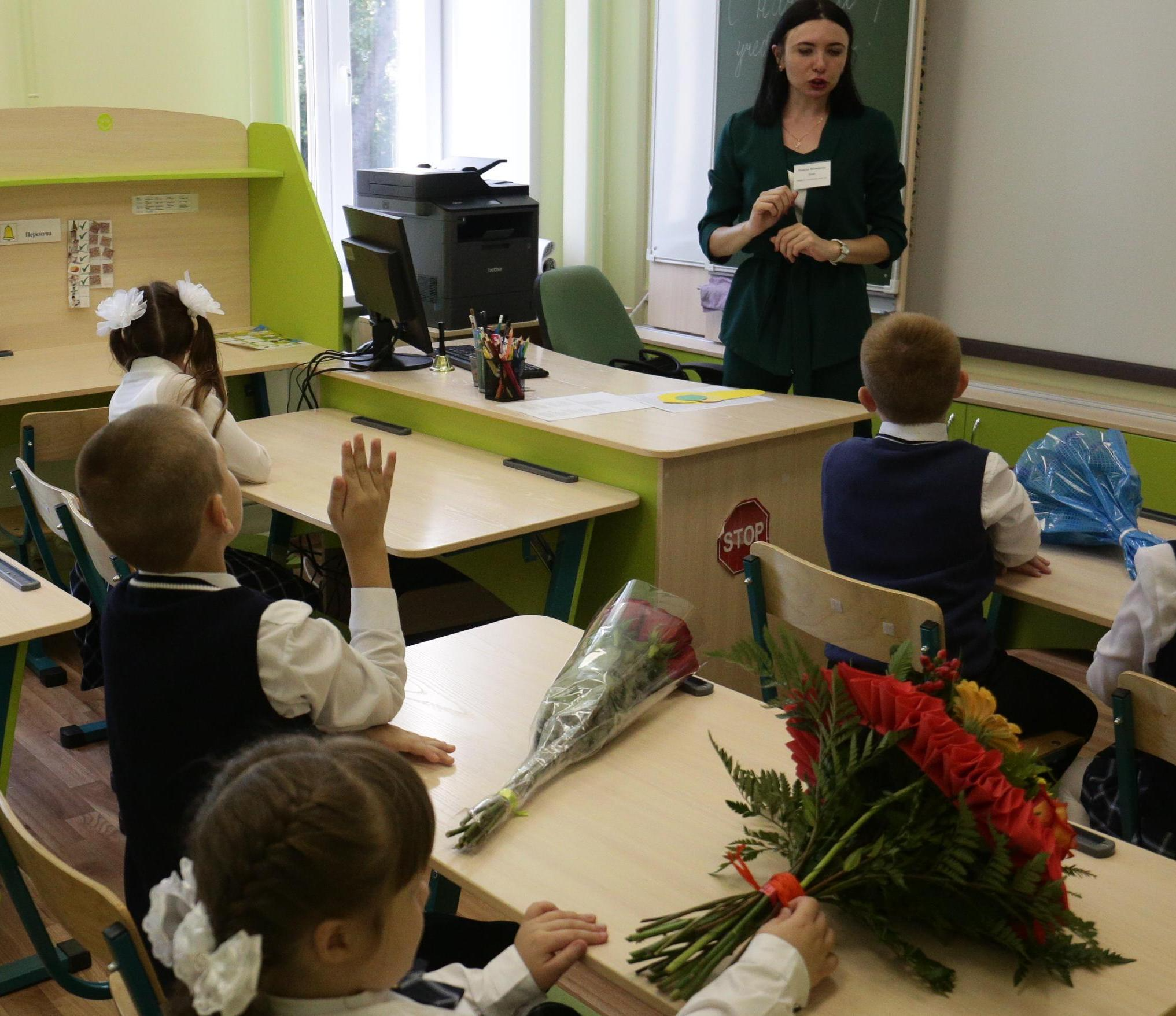 Видеоролики со своими учителями могут записать школьники на конкурс