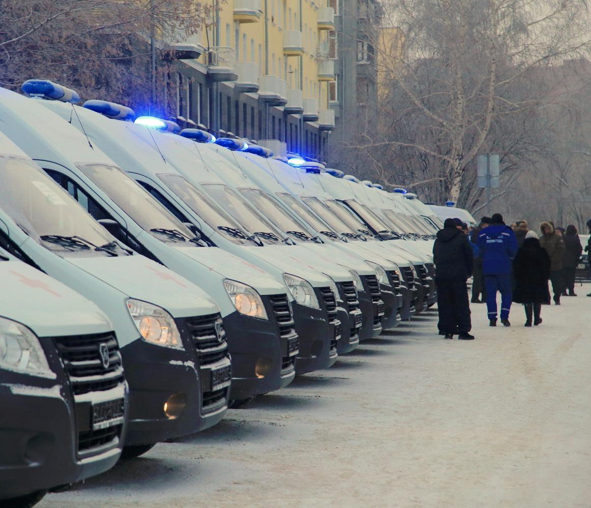 15 новых машин передали новосибирской службе скорой помощи