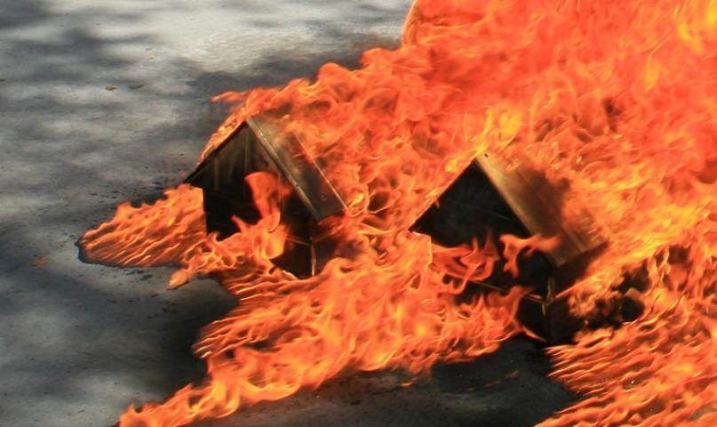 В Новосибирске горели автомобиль, ангар и котельная