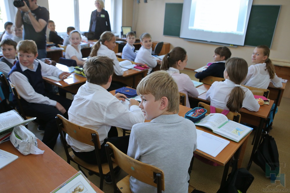 Школы новосибирска работа. Школа 122 Новосибирск. Ученики 122 школы. Школа 2016 Новосибирск. Ученики школы 34 Новосибирск.