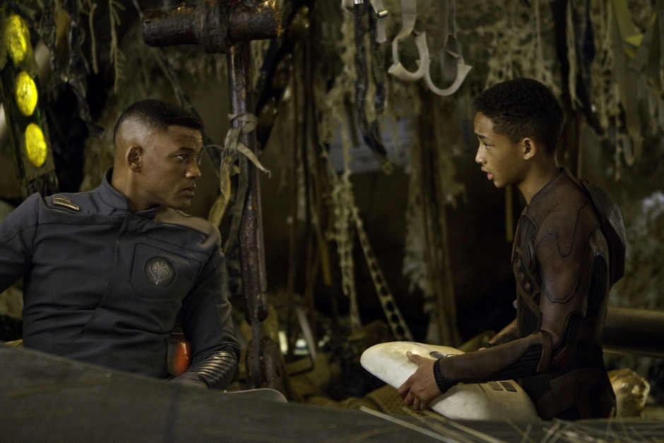 Will-Smith-and-Jaden-Smith-in-After-Earth-2013-Movie-Image2.jpg