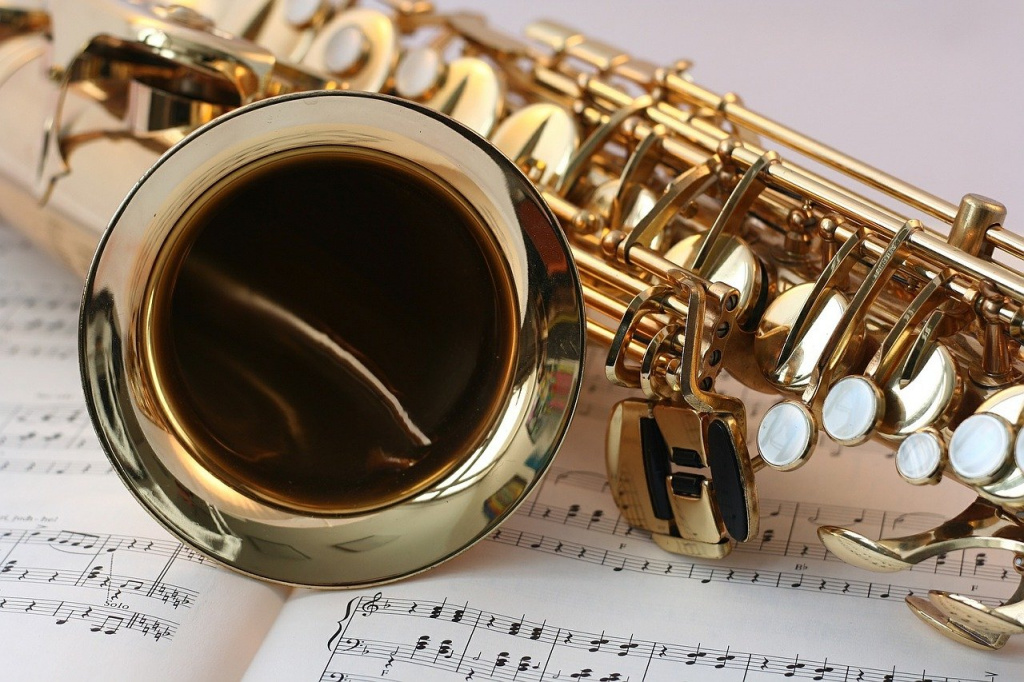 saxophone-g268080ea2_1280.jpg