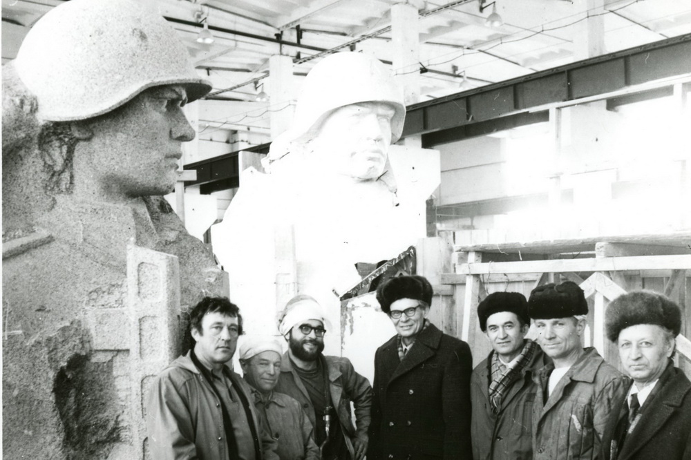 Оверченко А.И., Меньшиков М.И. с коллегой, Власов А.П., Бахметьев Ю.М., Тужик В.Н., Гуркин И.Н..jpg