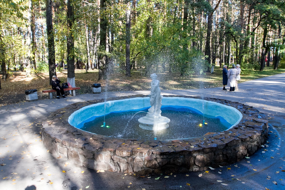 fontan_v_pervomayskom_parke - копия.jpg