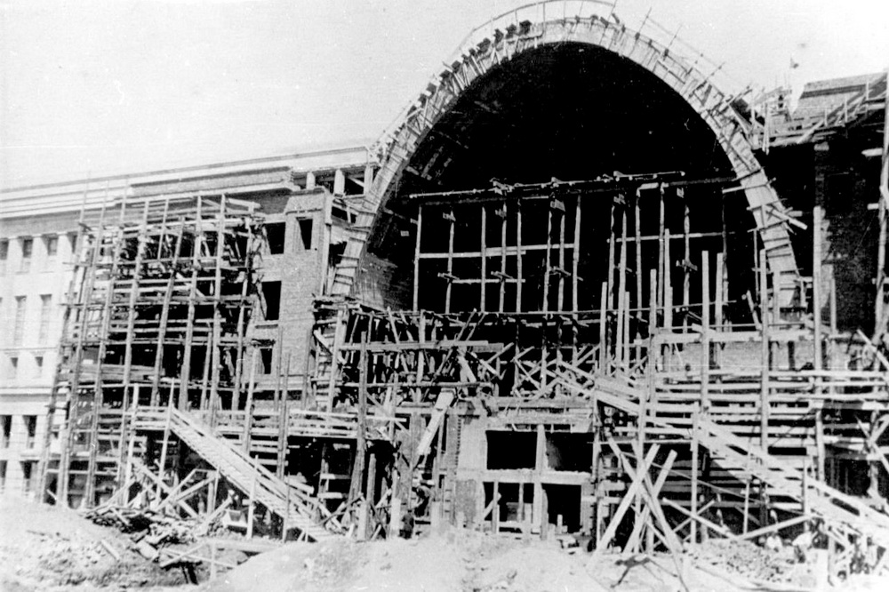 26. Строительство вокзала Новосибирск-Главный. 1935 год.jpg