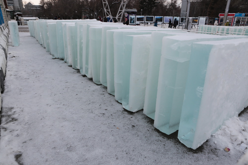 Ледовый купить. Ледяные блоки. Ледовый блок. Стена из ледяных блоков. Блочный лед.