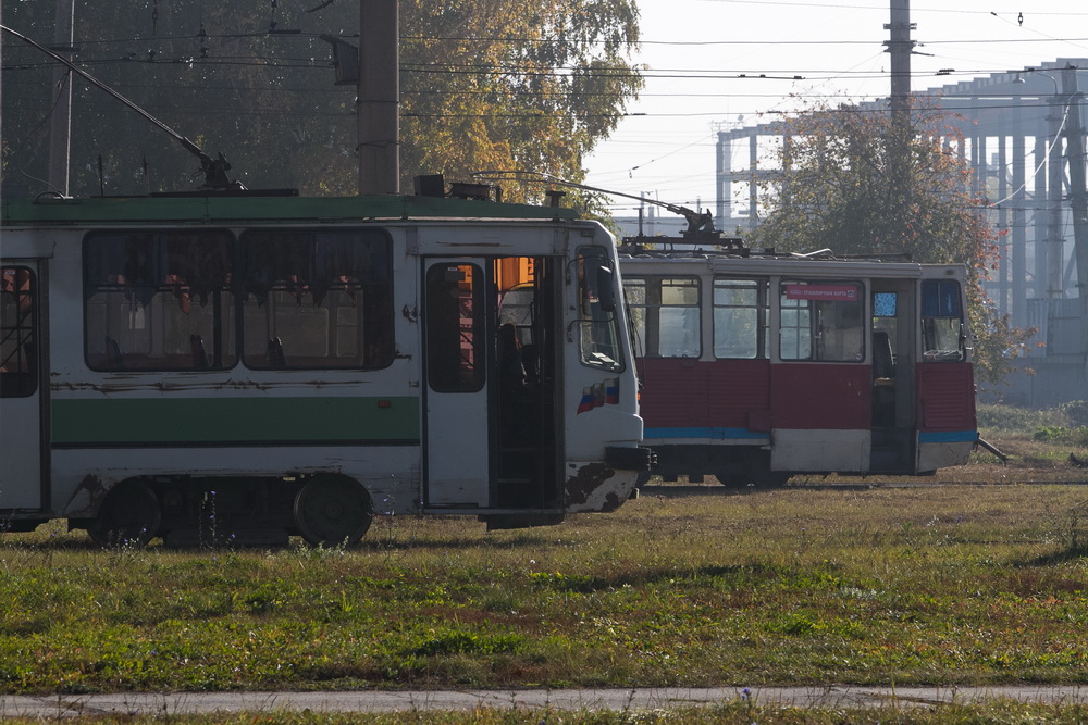 Водитель трамвая новосибирск. Трамвай Новосибирск 2024. Трамвайные рельсы. Трамвай Новосибирск 2022. Страшный трамвай Новосибирск.
