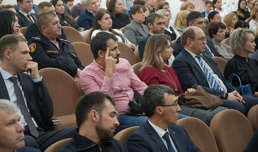 Планы по строительству дороги в Академгородке озвучили на встрече с мэром