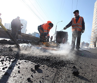 Губернатор поручил выделить деньги на ремонт дорог в Новосибирске