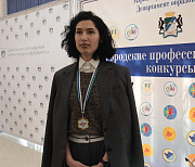 Специалист по китайскому языку стала «Учителем года» в Новосибирске