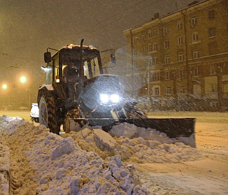 Где будут убирать снег с 10 до 12 декабря в Новосибирске — список улиц