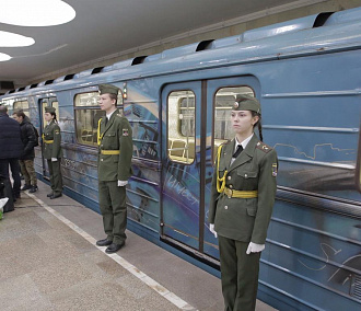 Вагон-музей в честь Монумента Славы появился в метро Новосибирска