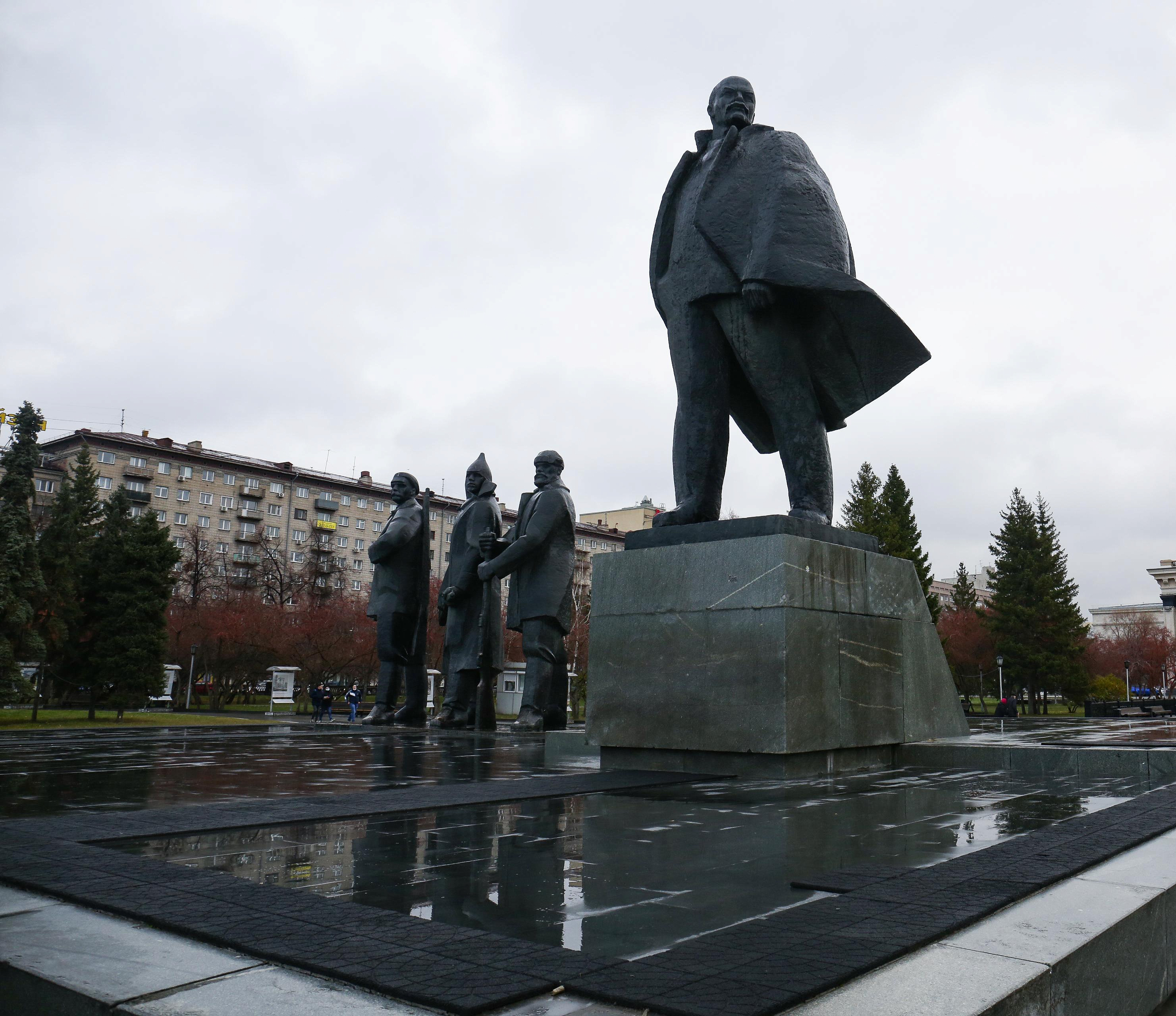 180 памятников из Центрального округа обсудят с новосибирцами