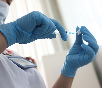 Больше 350 тысяч новосибирцев привились от клещевого энцефалита