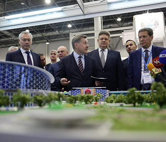 Мэр Локоть показал проект развития метро помощнику президента России