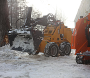 Мэр Кудрявцев поручил расчистить тротуары, лестницы и переходы