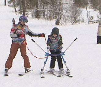 Немцы подарили «Лыжи мечты» детям с ДЦП в Новосибирске
