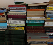 Новосибирцам предложили принести в библиотеку книги для заключённых
