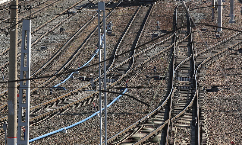 Дизельный тепловоз загорелся на станции Койниха под Новосибирском