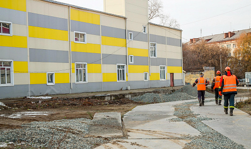 Долгострой со спортзалом у лицея №22 в Новосибирске завершат по КРТ 