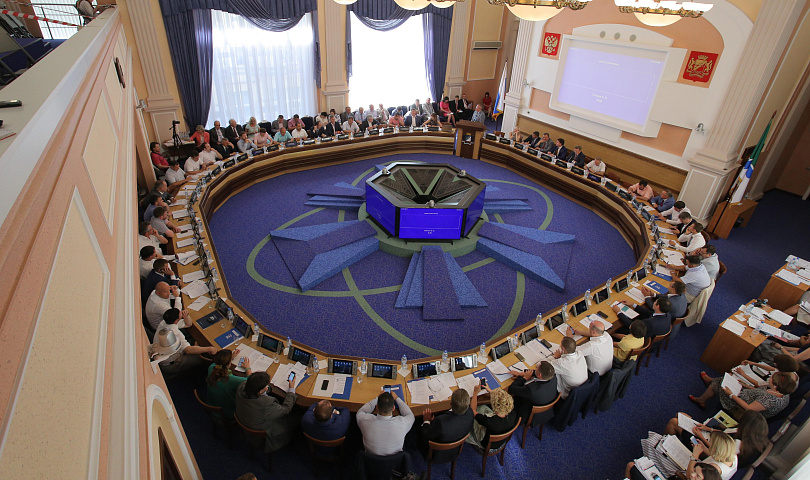 Около 1500 депутатских наказов выполнили в Новосибирске за прошлый год