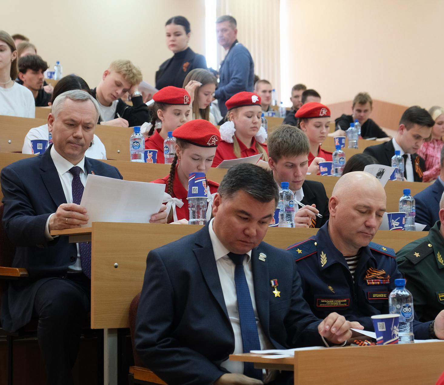 «Вопросы сложные»: 27 тысяч новосибирцев написали Диктант Победы