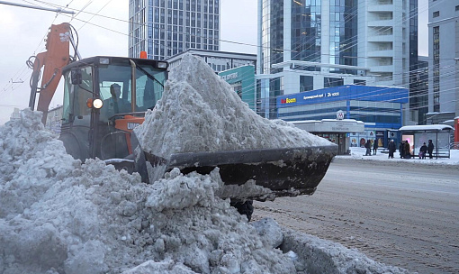 266 КамАЗов снега вывезли за ночь с улиц Октябрьского района