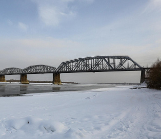 Комсомольскому мосту — 90 лет: как строили первую двухпутную переправу