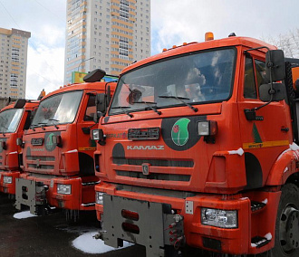 Семь новых машин для уборки улиц привезут в Новосибирск в декабре