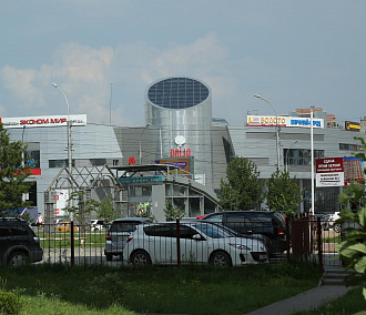 Огромный футуристический ТРЦ продают за полмиллиарда в Новосибирске