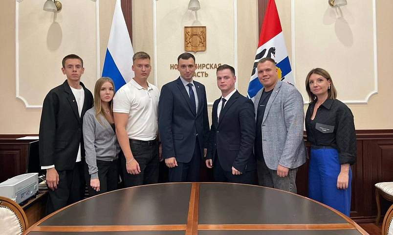 Участники программы «Герои НовоСибири» встретились с молодёжью