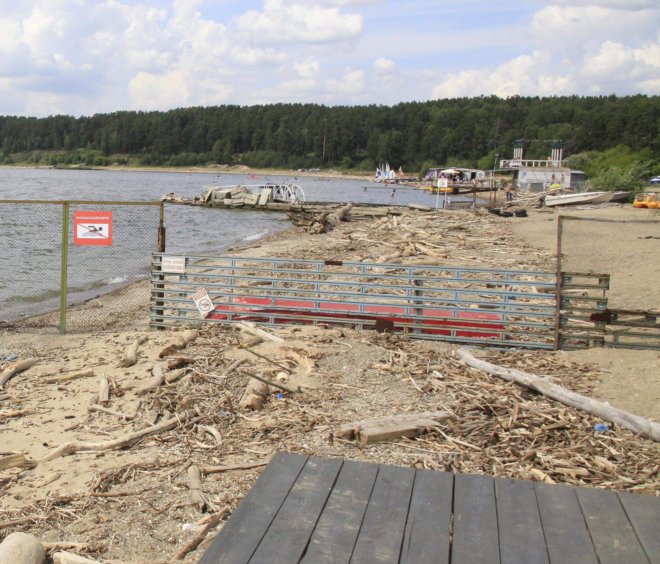 Центральный пляж Академгородка передадут городу в два этапа