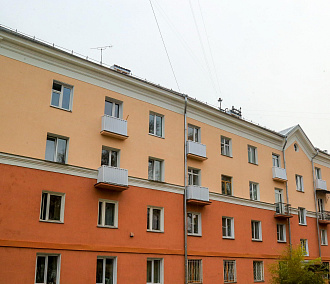 Фасады «сталинок» в Новосибирске обновили за лето: смотрим на красоту