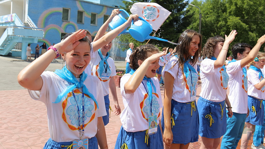Ярмарка детских загородных лагерей открылась в «Галерее Новосибирск»