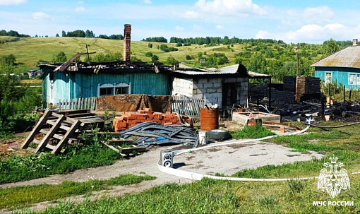 Семья лишилась дома из-за электроплиты в Новосибирской области