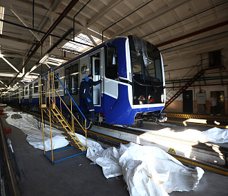 Мэр Кудрявцев рассказал, когда новый поезд начнёт возить пассажиров метро