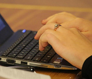 От мошенников приходится защищать семьи участников СВО в Новосибирске