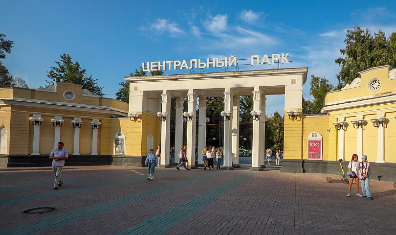 Масштабное озеленение стартовало в Центральном парке Новосибирска