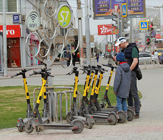 На тротуарах Новосибирска появилась разметка для электросамокатов