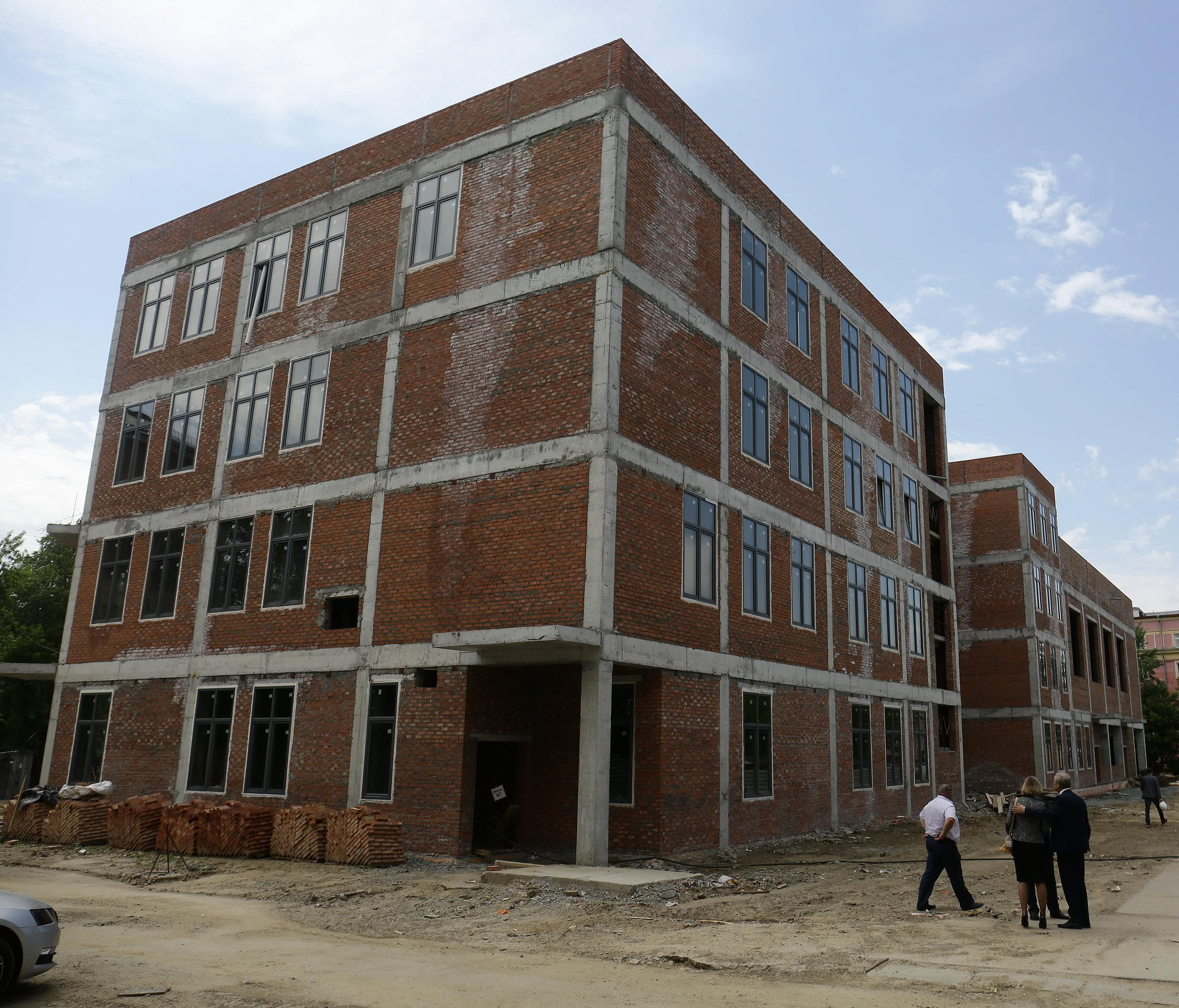 Школу без прямоугольных кабинетов на улице Крылова сдадут в 2023 году